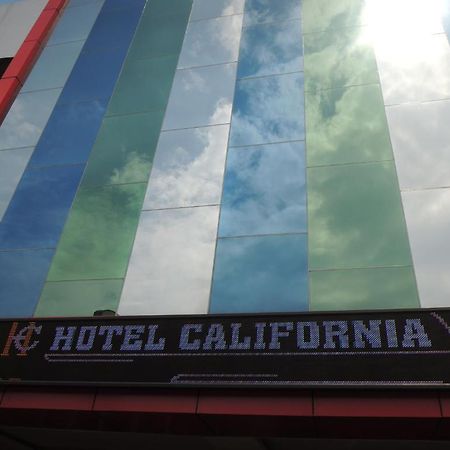 California Hotel Cakarta Dış mekan fotoğraf