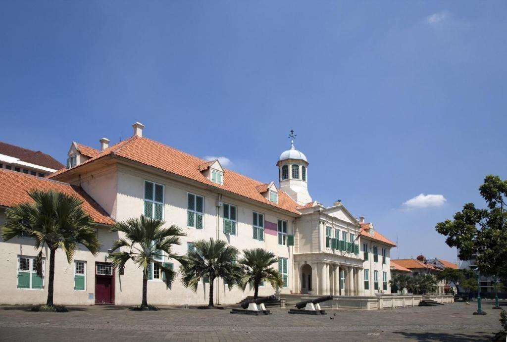 California Hotel Cakarta Dış mekan fotoğraf