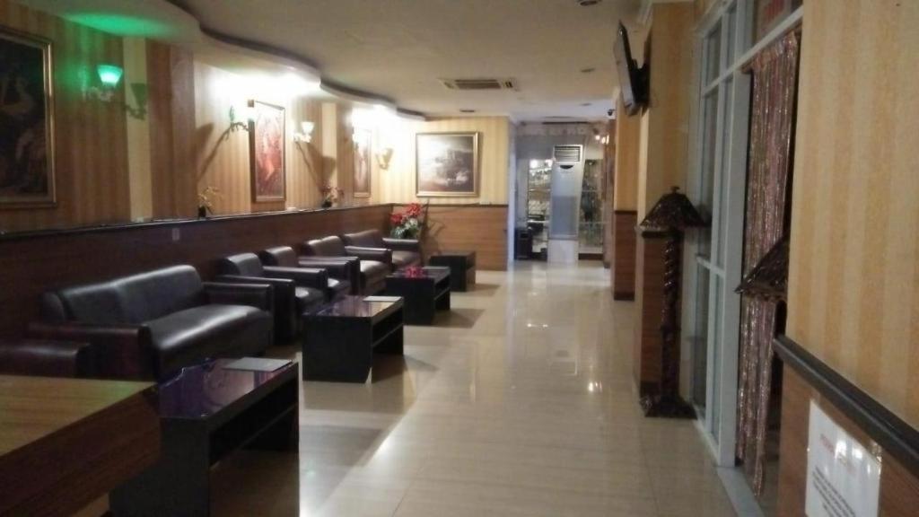 California Hotel Cakarta Dış mekan fotoğraf