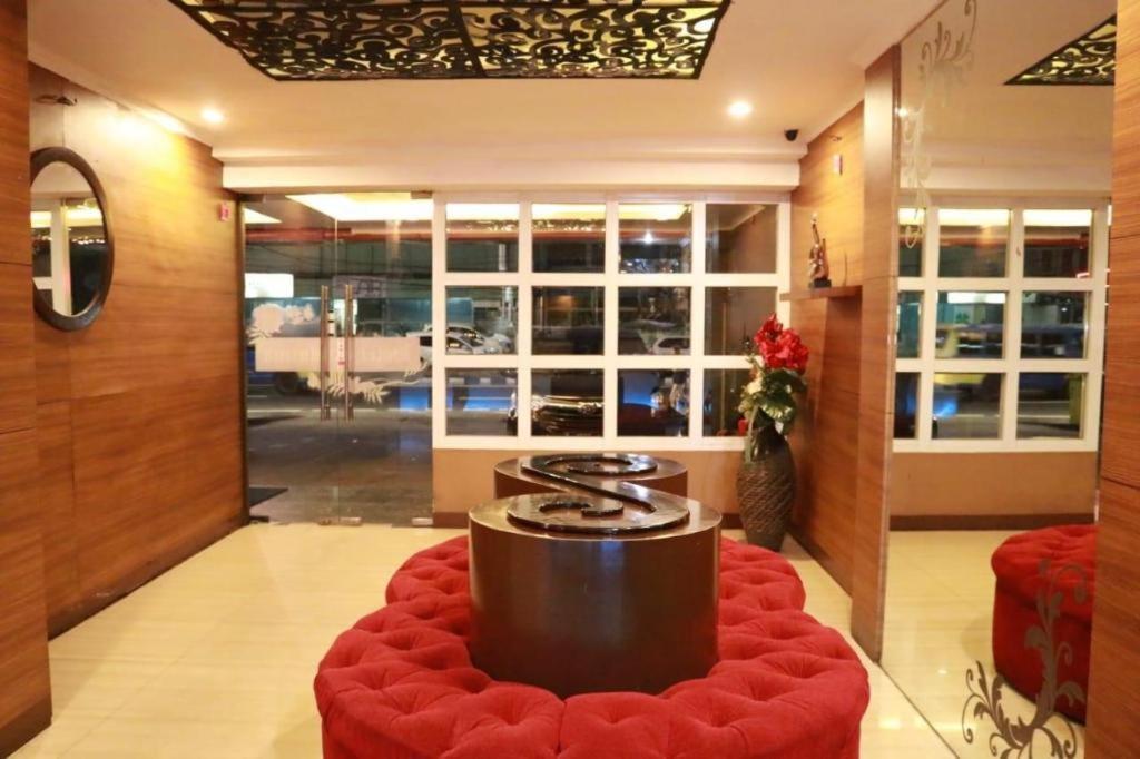 California Hotel Cakarta Dış mekan fotoğraf