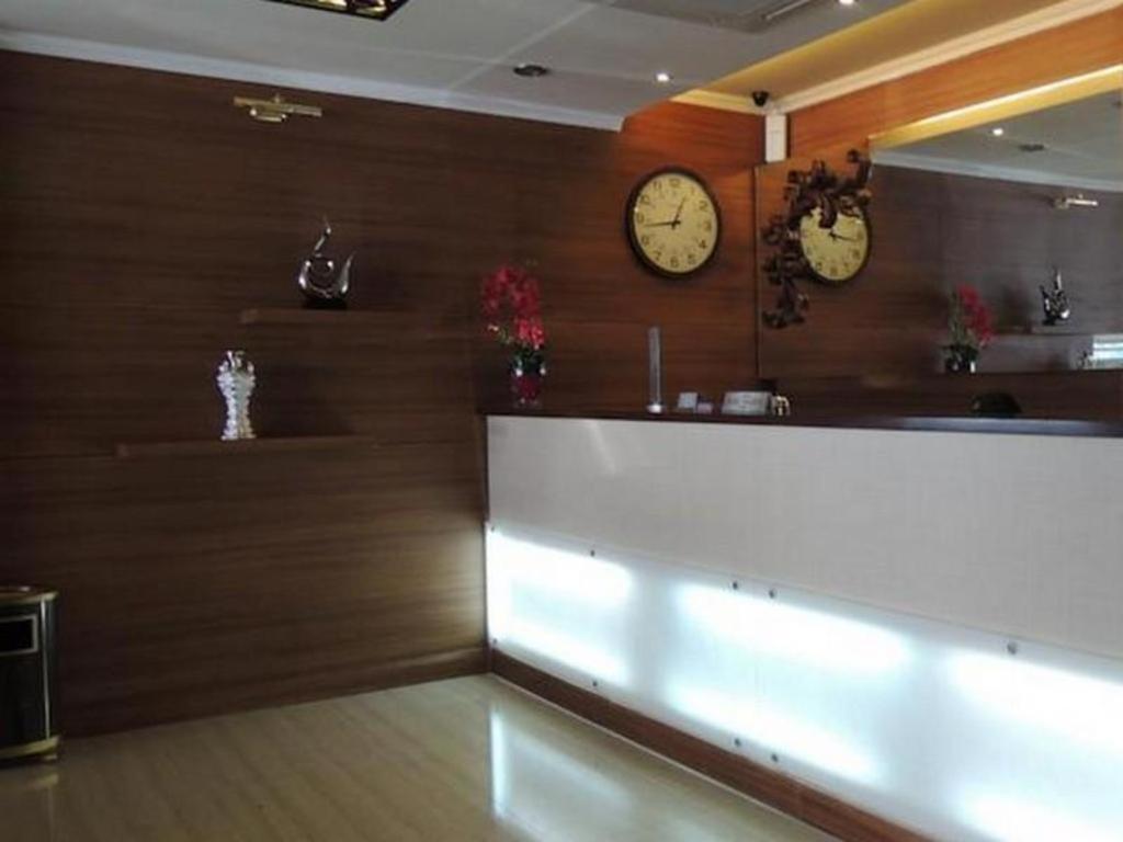 California Hotel Cakarta Dış mekan fotoğraf