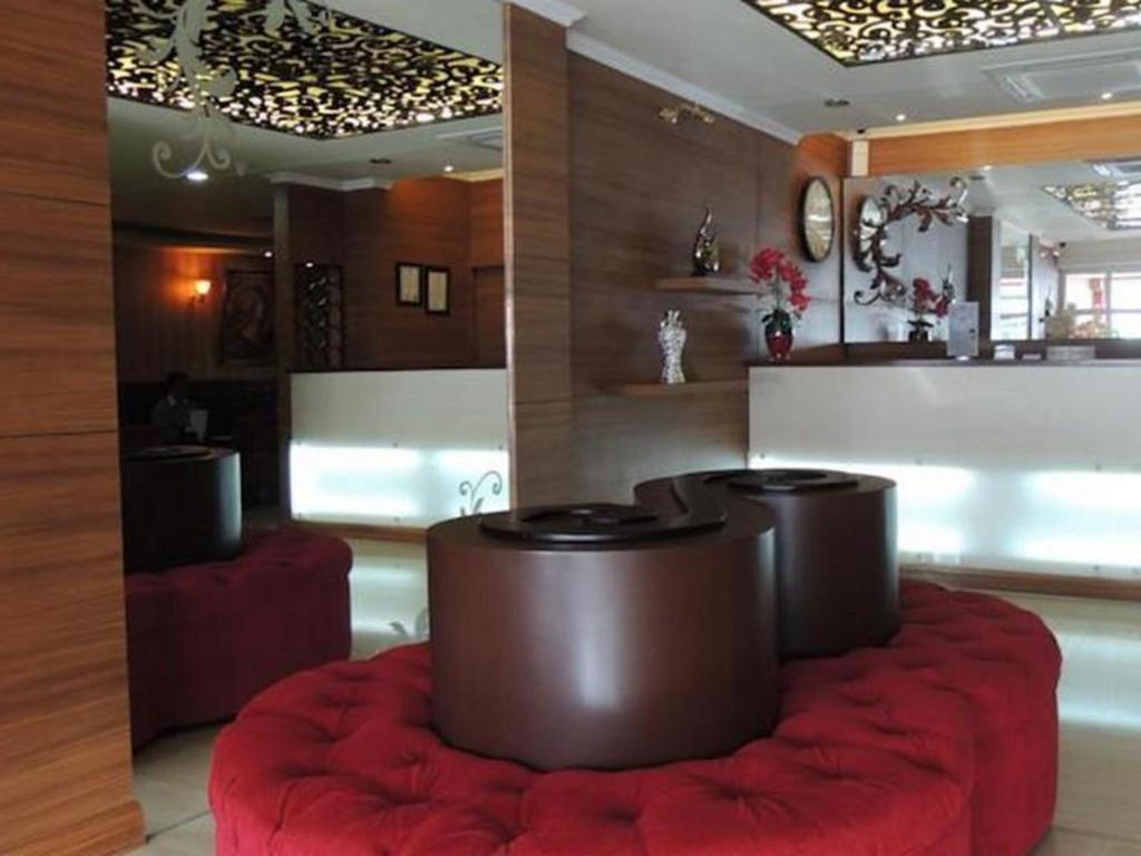 California Hotel Cakarta Dış mekan fotoğraf