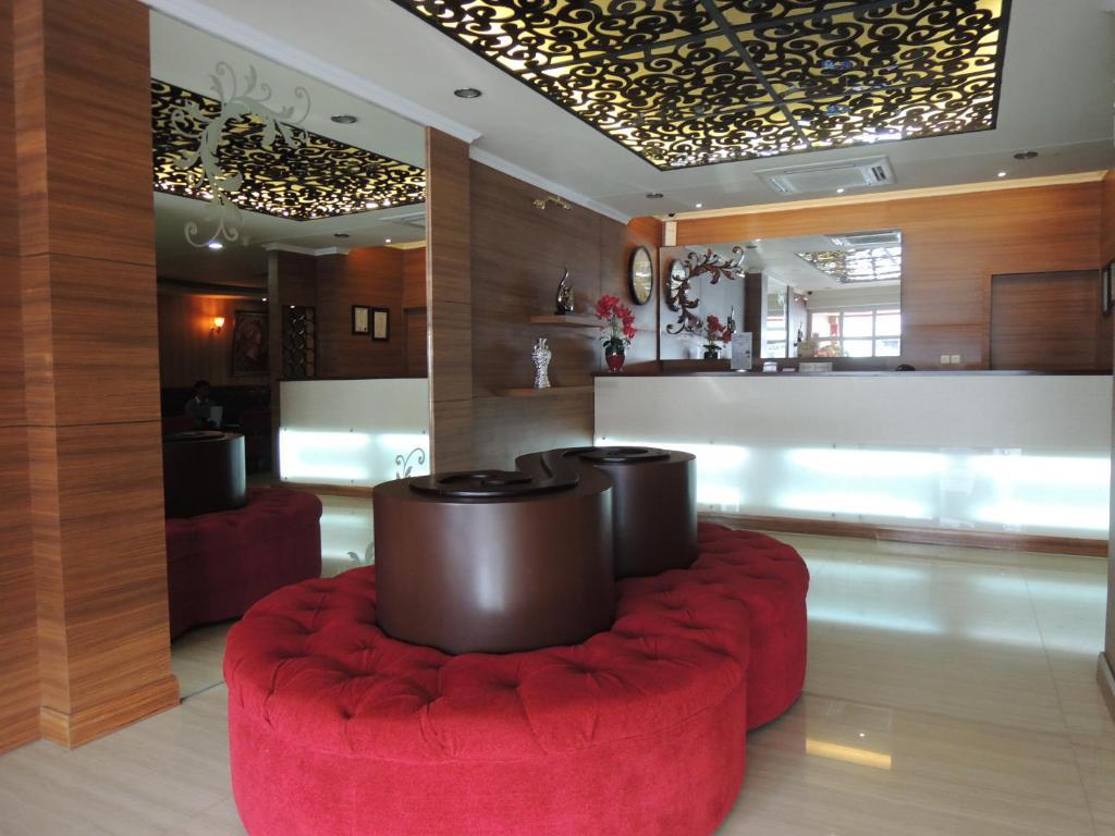 California Hotel Cakarta Dış mekan fotoğraf