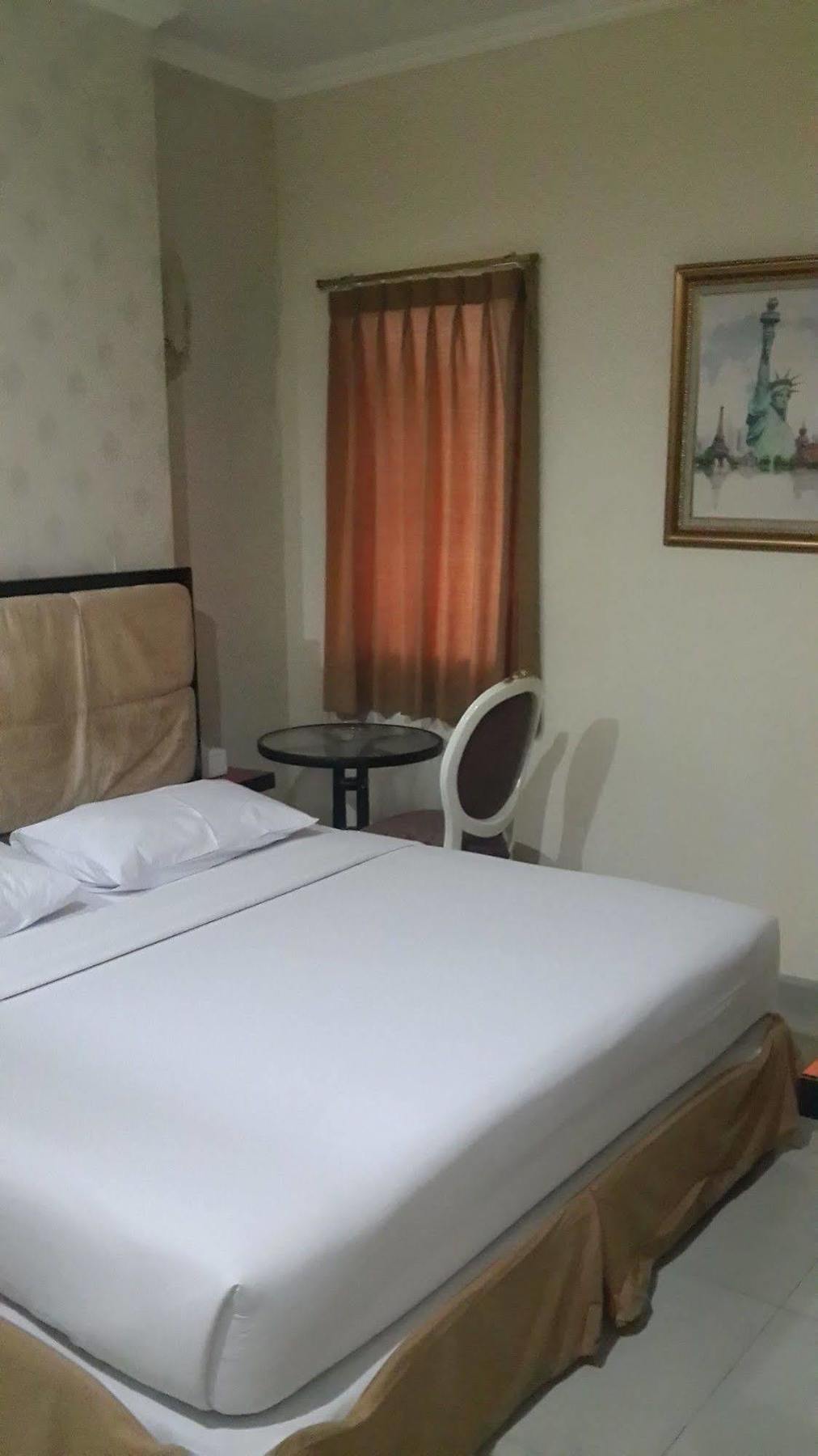 California Hotel Cakarta Dış mekan fotoğraf