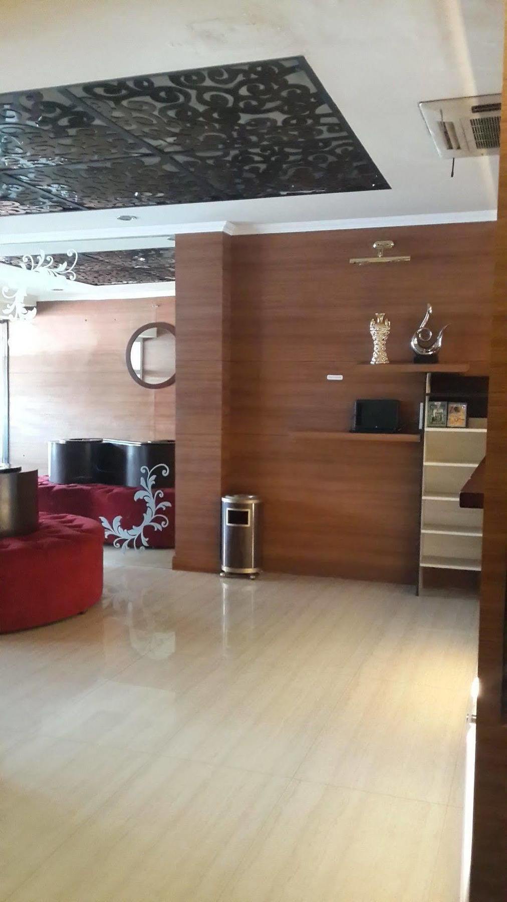 California Hotel Cakarta Dış mekan fotoğraf