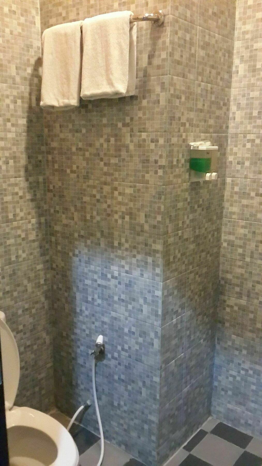 California Hotel Cakarta Dış mekan fotoğraf